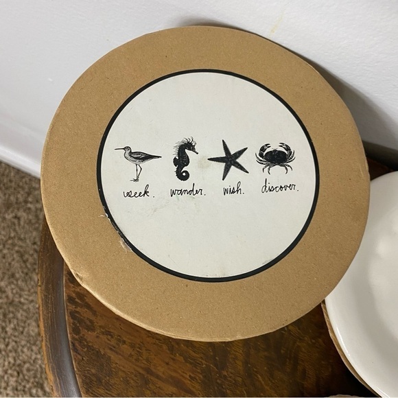 Rae Dunn Coastal Life 6” Plate Set M Stamp Crab Starfish Seahorse Sandpiper - Picture 3 of 5